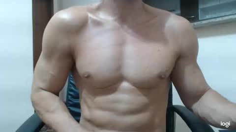 saradorj92 online show from 01.31.25