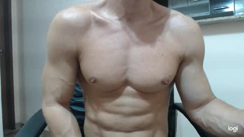 saradorj92 online show from 02.14.25