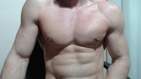 saradorj92 online show from 03.18.26