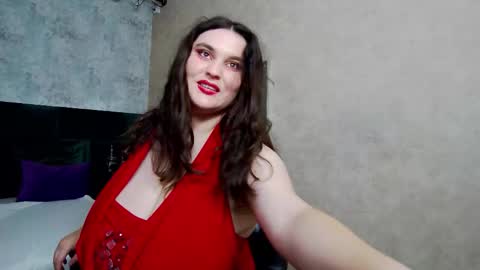 Snapshot of saraelise chatting on 09.16.25 saraelise online show from 09.16.25