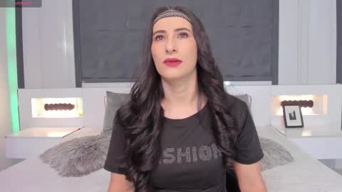 Snapshot of saragomez_1 chatting on 02.17.25 Sara Gomez online show from 02.17.25
