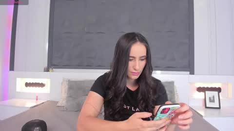 Snapshot of saragomez_1 chatting on 03.01.25 Sara Gomez online show from 03.01.25