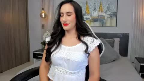 Snapshot of saragomez_1 chatting on 06.14.26 Sara Gomez online show from 06.14.26