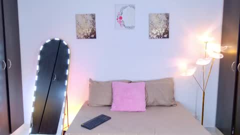 Snapshot of sarah__cinnamon chatting on 05.21.26 sarah cinnamon online show from 05.21.26
