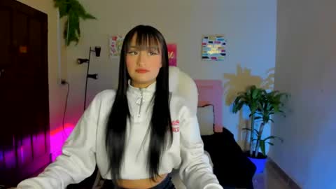 Sarah Ramirez online show from 02.17.25