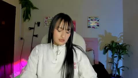 Sarah Ramirez online show from 02.17.25