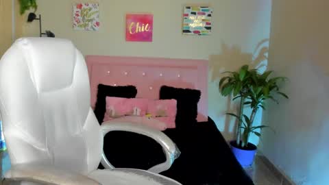 Sarah Ramirez online show from 02.26.25