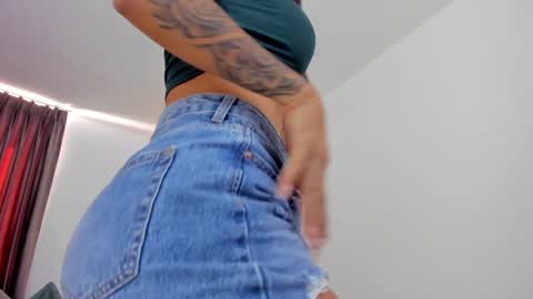 Sarah online show from 01.21.25