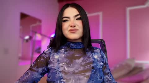 Snapshot of sarah_volkov chatting on 01.17.25 online show from 01.17.25