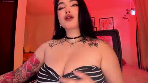 Snapshot of sarah_volkov chatting on 07.02.26 online show from 07.02.26