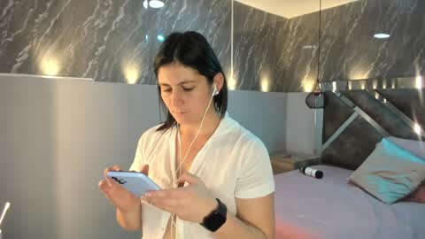 Sarah Deyvis online show from 12.29.24