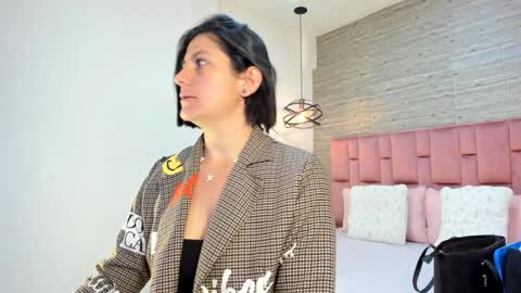 Sarah Deyvis online show from 01.16.25