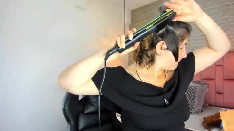 Sarah Deyvis online show from 10.10.25