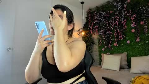 Sarah Deyvis online show from 12.16.25