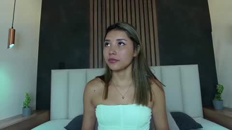 Sarah Evans online show from 02.24.25