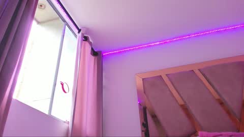 sarahhensoon online show from 02.12.26