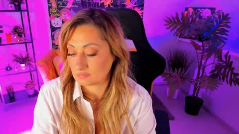 Divine Sarah NONUDE model online show from 03.08.25