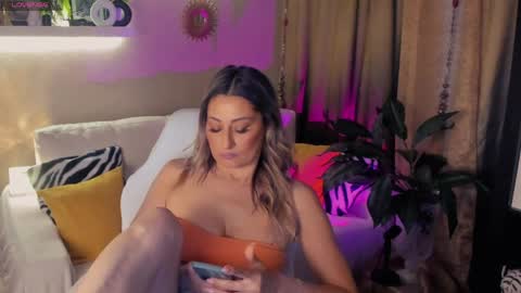 Divine Sarah NONUDE model online show from 05.16.26
