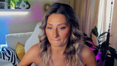 Divine Sarah NONUDE model online show from 05.31.26