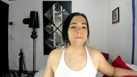 Snapshot of sarahjey chatting on 04.21.26 SARAHJEY online show from 04.21.26