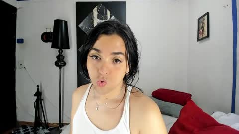 Snapshot of sarahjey chatting on 04.21.26 SARAHJEY online show from 04.21.26