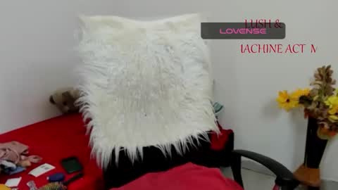Snapshot of sarahlovexxv chatting on 04.18.26 Sarah online show from 04.18.26