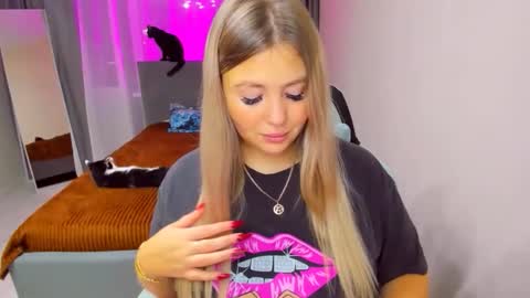 Sarah online show from 11.08.25