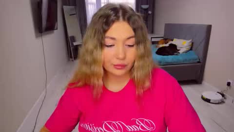 Snapshot of sarahmils chatting on 02.11.26 Sarah online show from 02.11.26