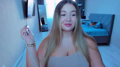 Snapshot of sarahmils chatting on 02.23.26 Sarah online show from 02.23.26