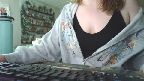 Snapshot of sarahpmummy chatting on 06.16.26 Sarah online show from 06.16.26