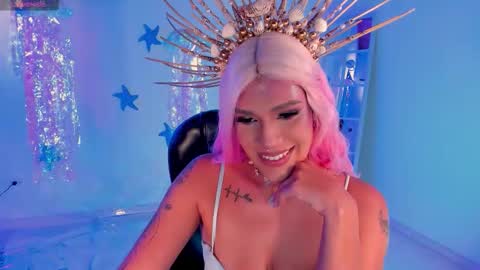 Sarah  independent model online show from 10.31.25