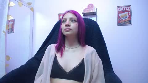 Snapshot of sarai_petite_ chatting on 12.03.24 SARAI online show from 12.03.24