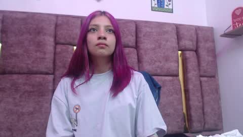 Snapshot of sarai_petite_ chatting on 12.11.24 SARAI online show from 12.11.24