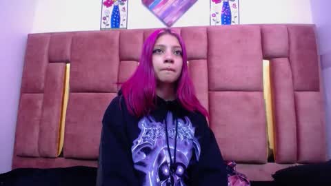 Snapshot of sarai_petite_ chatting on 12.14.24 SARAI online show from 12.14.24