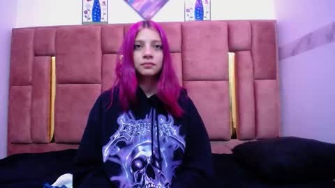 Snapshot of sarai_petite_ chatting on 12.14.24 SARAI online show from 12.14.24