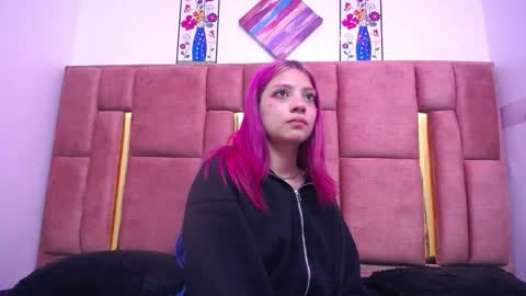 Snapshot of sarai_petite_ chatting on 12.28.24 SARAI online show from 12.28.24