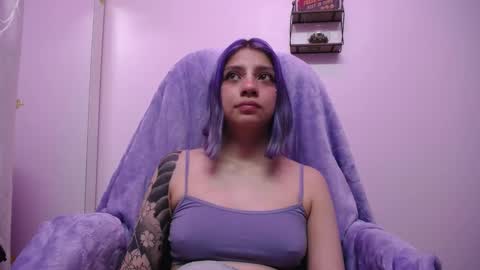 Snapshot of sarai_petite_ chatting on 02.20.25 SARAI online show from 02.20.25