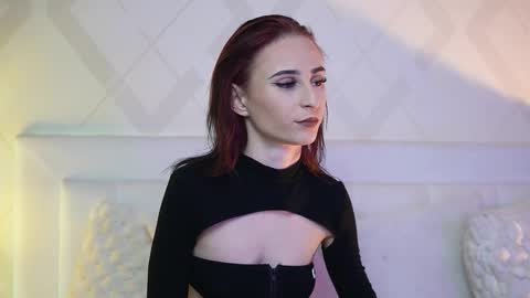  Sarai  online show from 09.27.25