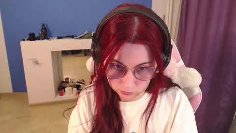 Snapshot of sarakinski chatting on 03.18.26 Sara online show from 03.18.26