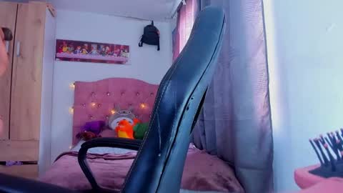 Snapshot of saralolo420 chatting on 12.14.24 sara online show from 12.14.24