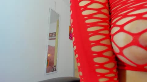 Snapshot of saralolo420 chatting on 12.20.24 sara online show from 12.20.24