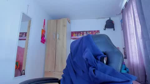 Snapshot of saralolo420 chatting on 12.27.24 sara online show from 12.27.24
