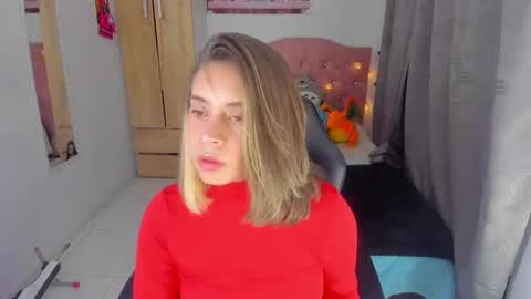 Snapshot of saralolo420 chatting on 01.09.25 sara online show from 01.09.25