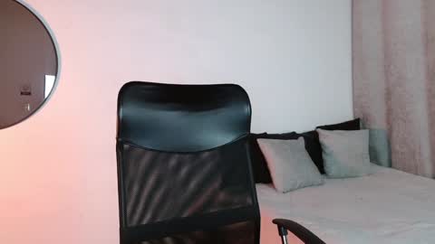 saramilf_69 online show from 12.20.24