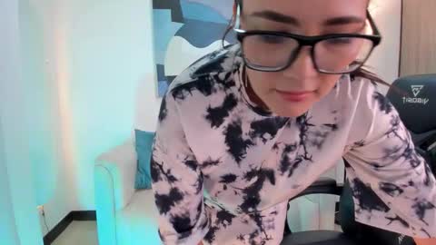 Snapshot of saraparkerx chatting on 09.24.25 I am Sara online show from 09.24.25