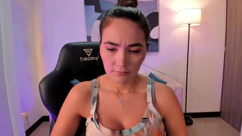 I am Sara  online show from 05.25.26