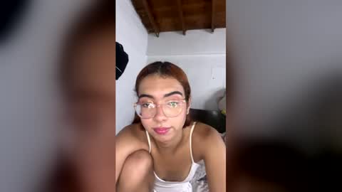 Snapshot of sarasaenz999 chatting on 06.30.26 sarasaenz999 online show from 06.30.26