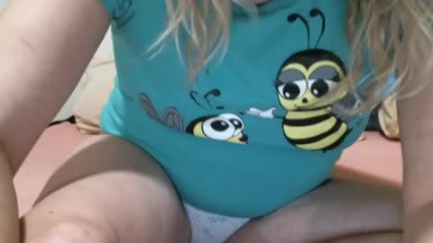 Snapshot of sarasexx33 chatting on 06.30.26 sarasexx33 online show from 06.30.26