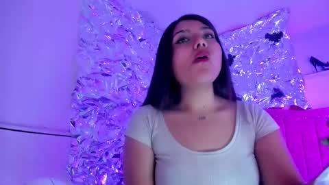 Snapshot of sarastonesx chatting on 11.27.25 sarastonesx online show from 11.27.25