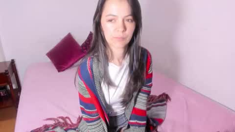 Snapshot of sarasweet_4 chatting on 10.14.25 Sara online show from 10.14.25
